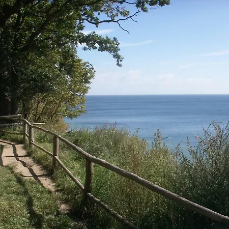 Haus Bernstein * Goehren (Ruegen)